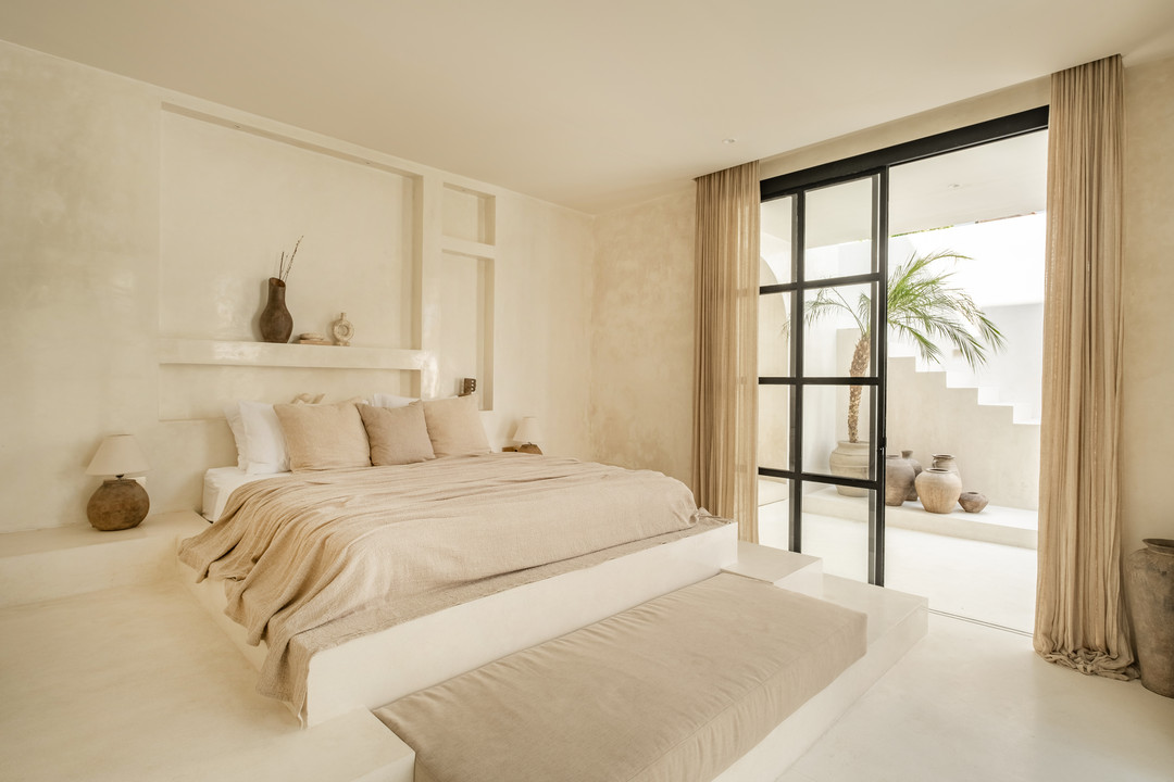 Light-filled suite